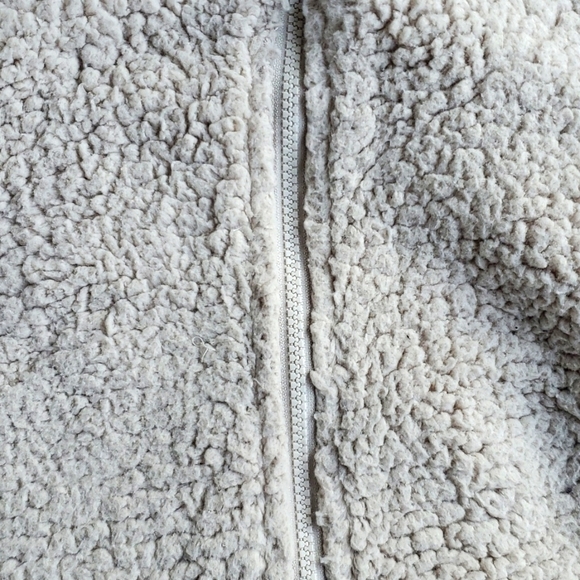 Beige Woods Sherpa Vest - Picture 5 of 8